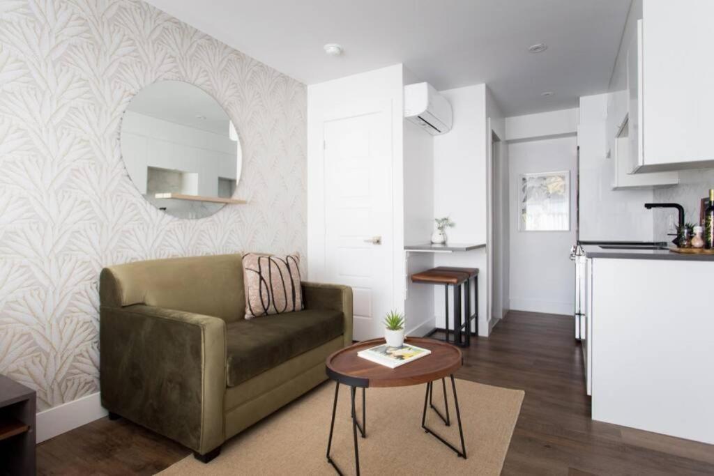 Wonderful Studio In Little Italy With Full Bath By Den Stays Montreal Ngoại thất bức ảnh