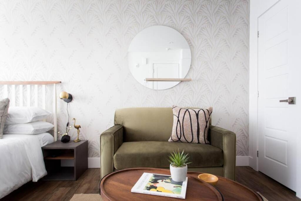 Wonderful Studio In Little Italy With Full Bath By Den Stays Montreal Ngoại thất bức ảnh