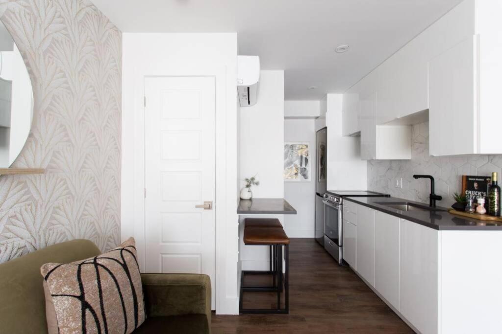 Wonderful Studio In Little Italy With Full Bath By Den Stays Montreal Ngoại thất bức ảnh