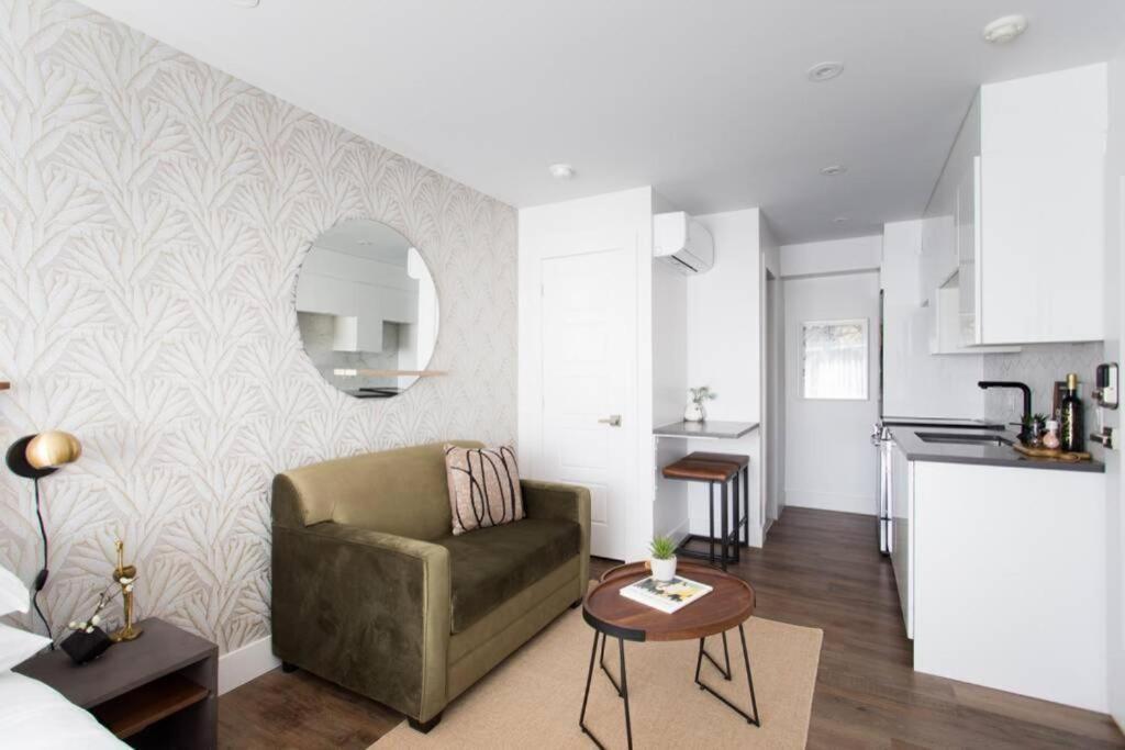 Wonderful Studio In Little Italy With Full Bath By Den Stays Montreal Ngoại thất bức ảnh